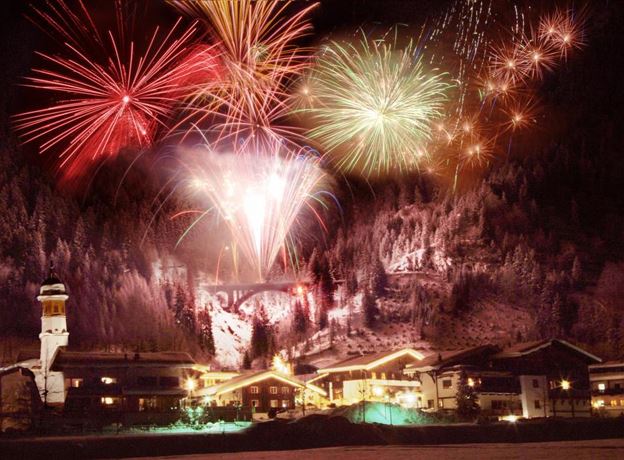 Berge in Flammen - Neujahrsparty